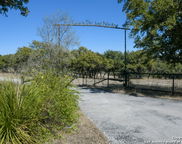252 Bruce Leeder Ln, Pipe Creek image