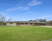 2877 Broad Oak, Bandera image