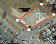 4500 Thousand Oaks, San Antonio image