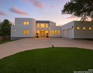910 Silent Hollow, San Antonio image