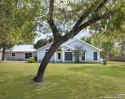 104 Scenic Oak, Floresville image
