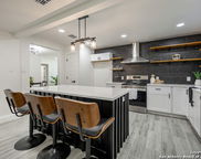 123 Marchmont, San Antonio image