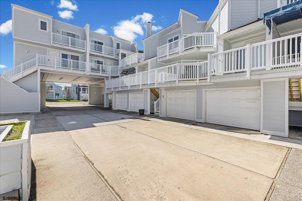 Marina Mews