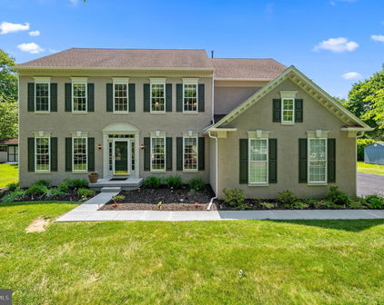 859 Empress Rd, West Chester