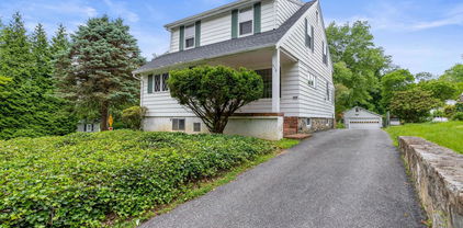 210 S Pennell Rd, Media