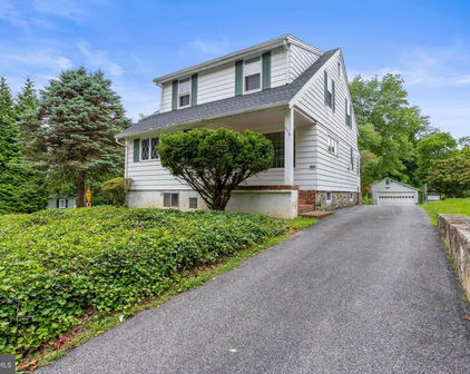 210 S Pennell Rd, Media