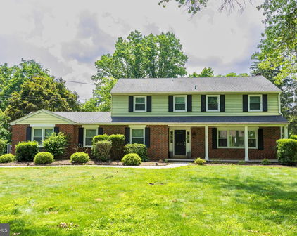 1076 Kerwood Rd, West Chester