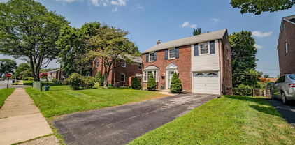 1613 Lynnewood Dr, Havertown