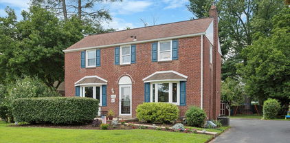 301 Twin Oaks Dr, Havertown