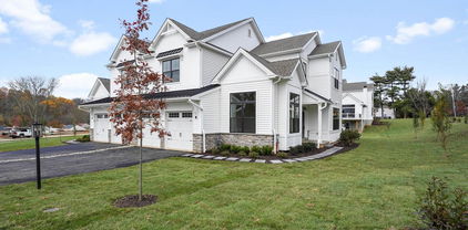 47 Sawmill Ct, West Chester