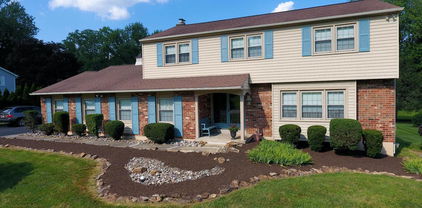 433 Barker Dr, West Chester