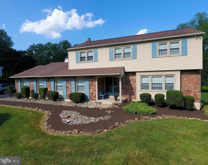 433 Barker Dr, West Chester