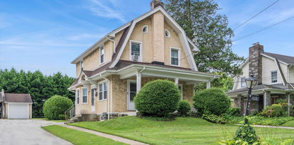 633 E Manoa Rd, Havertown