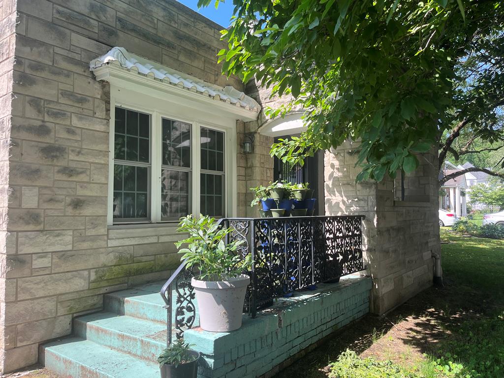 Real estate listing image