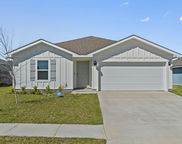 918 Sandbar Loop, Crestview image