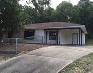 310 Lakeview Drive, Crestview image