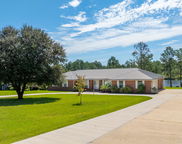 402 Ten Lake Drive, Defuniak Springs image